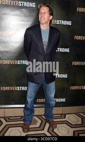 Gary Cole à la première de Forever Strong à New York le 18 septembre 2008 Banque D'Images