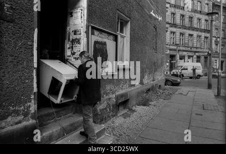 Allemagne, Berlin, 12 juin 1992, Tucholskystrasse, lave-linge, transport Banque D'Images
