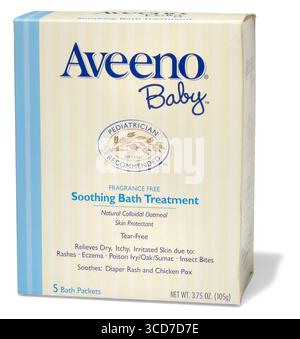 bain de bébé sur fond blanc Banque D'Images