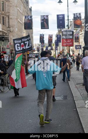 Londres, Royaume-Uni, 9 août 2025 :- Une manifestation pro-Palestine, anti-guerre à Gaza dans le centre de Londres Banque D'Images