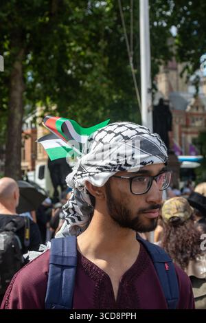 Londres, Royaume-Uni, le 9 août 2025 :- Une manifestation pro Palestine action au Parliament Square Central London Banque D'Images