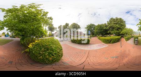 Vue panoramique à 360° de Campus Highfield de l'Université de Southampton sur University Road, les bâtiments de la bibliothèque Hartley et du théâtre Nuffield et la station d'autobus