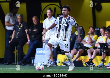 Dortmund, Allemagne. 10 août 2025. Fussball Testspiel Borussia Dortmund - Juventus Turin AM 10.08.2025 im signal Iduna Park in Dortmund Weston McKennie ( turin ) Foto : Revierfoto crédit : ddp Media GmbH/Alamy Live News Banque D'Images