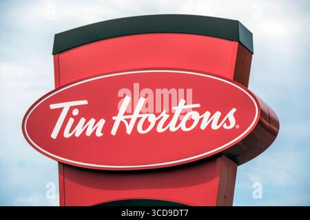 Tim Hortons, la plus importante chaîne de cafés et de restaurants à service rapide au Canada au Royaume-Uni Banque D'Images