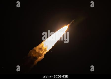 Cap Canaveral, États-Unis. 12 août 2025. United Launch Alliance lance sa fusée Vulcan le 12 août 2025 depuis SLC-41 à Cape Canaveral, FL. (Photo de Michael Cain Jr./Sipa USA) crédit : Sipa USA/Alamy Live News Banque D'Images
