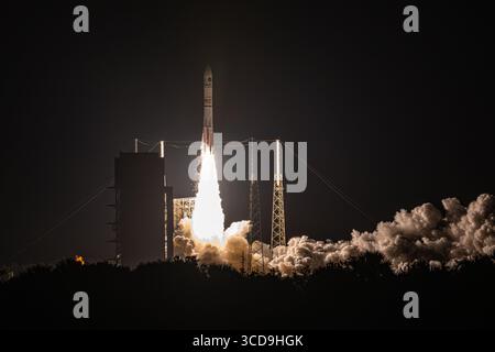 Cap Canaveral, États-Unis. 12 août 2025. United Launch Alliance lance sa fusée Vulcan le 12 août 2025 depuis SLC-41 à Cape Canaveral, FL. (Photo de Michael Cain Jr./Sipa USA) crédit : Sipa USA/Alamy Live News Banque D'Images