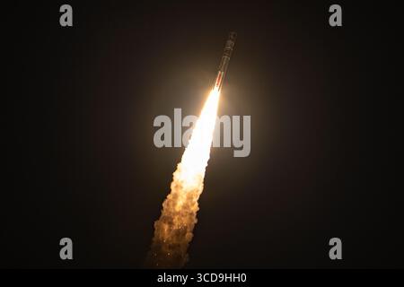 Cap Canaveral, États-Unis. 12 août 2025. United Launch Alliance lance sa fusée Vulcan le 12 août 2025 depuis SLC-41 à Cape Canaveral, FL. (Photo de Michael Cain Jr./Sipa USA) crédit : Sipa USA/Alamy Live News Banque D'Images