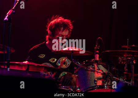 Londres, Royaume-Uni. 12 août 2025. Dale Crover joue son deuxième set de la soirée avec les Melvins, à la salle de bal électrique. Cristina Massei/Alamy Live News. Banque D'Images