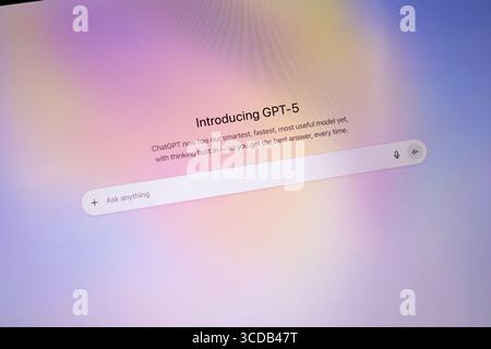 Poznan, Pologne - 9 août 2025 : une vue claire de l'écran de l'application ChatGPT introduisant GPT-5, montrant le modèle avancé d'intelligence artificielle Banque D'Images