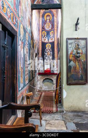 Mary Peribleptos est une église orthodoxe médiévale du 13ème siècle, située dans la ville d'Ohrid, en Macédoine du Nord. Banque D'Images