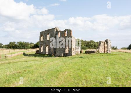 Les ruines du monastère de Greyfriars (alias Greyfriars Medieval Friary) Dunwich, Suffolk, Angleterre, Royaume-Uni Banque D'Images
