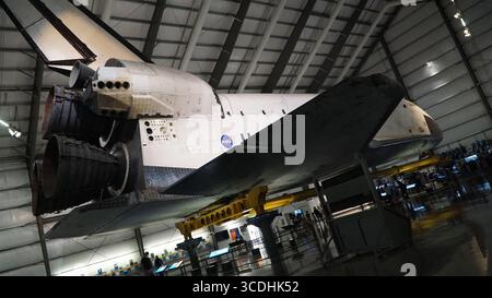 La navette spatiale retraitée Endeavour de la NASA exposée au public dans le pavillon Samuel Oschin au California Science Center à Los Angeles, CALIFORNIE, États-Unis Banque D'Images