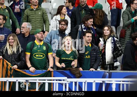 15 octobre 2023, Paris, Seine-Saint-Denis, France : les supporters sud-africains célèbrent leur victoire sur Team France en quart de finale de la Coupe du monde de rugby 2023 (crédit image : © Mickael Chavet/ZUMA Press Wire) Banque D'Images