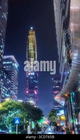 SHENZHEN, CHINE - 13 AOÛT 2025 - Ping an International Finance Centre, le deuxième plus grand en Chine à 599,1 mètres, ville de Shenzhen, province du Guangdong, Chine le 13 août 2025. Banque D'Images