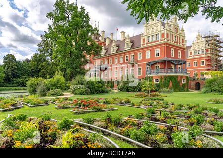 Schloss Muskau in der UNESCO-Welterbestätte Muskauer Park oder Park Mużakowski in Bad Muskau, Oberlausitz, Sachsen, Deutschland | Château de Muskau at th Banque D'Images