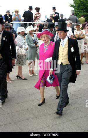 Reine Elizabeth II au Derby Epsom 2008 à Surrey - 07 juin 2008 Banque D'Images