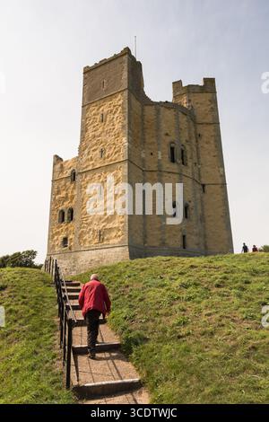 Château d'Orford, construit entre 1165 et 1173 par Henri II. Situé dans le village d'Orford dans le Suffolk, Angleterre, Royaume-Uni Banque D'Images