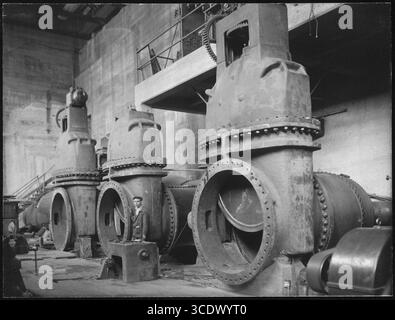 Portée et contenu : photographie tirée du volume un d'une série d'albums photos documentant la construction du barrage Roosevelt, du barrage Stewart et d'autres travaux connexes sur le projet Salt River en Arizona. Banque D'Images