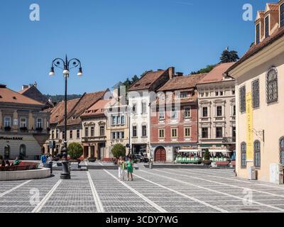 Brasov, Roumanie – 09 août 2025 : place du Conseil à Brasov, Transylvanie. Vue panoramique. Banque D'Images