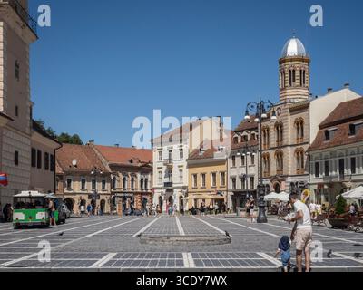 Brasov, Roumanie – 09 août 2025 : place du Conseil à Brasov, Transylvanie. Vue panoramique. Banque D'Images