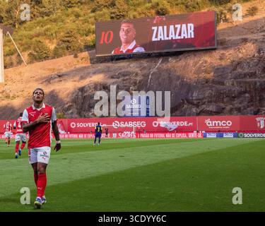 Braga, Braga, Portugal. 14 août 2025. RODRIGO ZALAZAR du SC Braga célébrant son but lors du match des séries éliminatoires de l'UEFA Europe League 2025/26 entre le SC Braga et le CFR Cluj à l'Estadio Municipal de Braga le 14 août 2025 à Braga, Portugal. (Crédit image : © Miguel Lemos/ZUMA Press Wire) USAGE ÉDITORIAL SEULEMENT ! Non destiné à UN USAGE commercial ! Banque D'Images