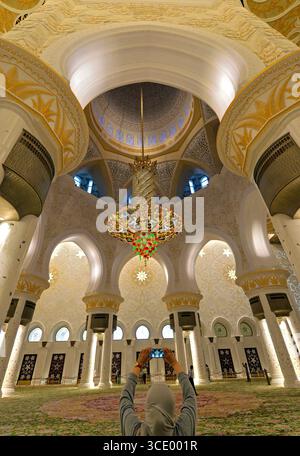 Zone d'ablution de la Grande Mosquée .Sheikh Zayed, Abu Dhabi eau Banque D'Images