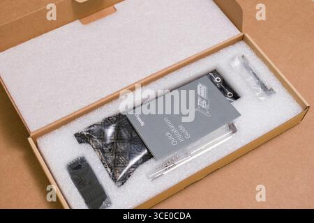 Kit ouvert pour une carte PCI Express x8 Synology M2D18 Carte pour disques SSD M.2 doubles Banque D'Images