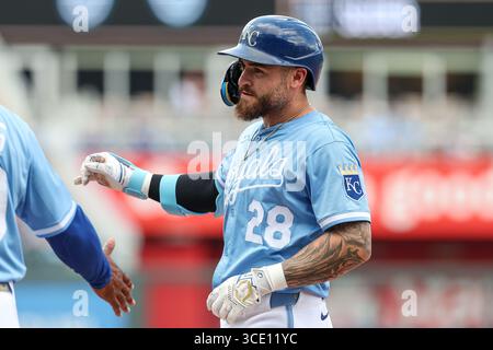 13 août 2025 : Kyle Isbel (28 ans), joueur du centre des Royals de Kansas City, est vu lors d'un match contre les Nationals de Washington au Kauffman Stadium à Kansas City, Missouri. David Smith/CSM Banque D'Images