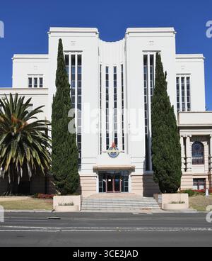 Art déco White 1930s Education vertical Building, Streamline Modern Building, Melbourne Banque D'Images