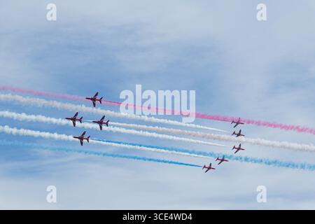 Les Red Arrows de la RAF au salon aéronautique international d'Eastbourne Airbourne 2025. L'équipe de voltige de la Royal Air Force Banque D'Images