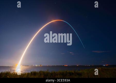Cap Canaveral, Floride, États-Unis. 12 août 2025. Une fusée Vulcan de l'United Launch Alliance transportant la mission USSF-106 a été lancée avec succès à partir de SLC-41 à Cape Canaveral Space Force Station, en Floride, en août. 12, 2025. Les deux satellites à bord de la mission USSF-106 se dirigent vers une orbite géosynchrone à 22 300 miles au-dessus de l'Équateur, où les engins spatiaux mettent 24 heures à compléter une orbite paraissant stationnaire dans le ciel. (Crédit image : © US Space Force/ZUMA Press Wire) USAGE ÉDITORIAL SEULEMENT ! Non destiné à UN USAGE commercial ! Banque D'Images
