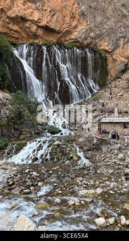 Cascades de Kapuzbaşı en Anatolie centrale, Turquie – parmi les plus hautes cascades du pays, situées dans le parc national de Aladağlar, Kayseri Banque D'Images