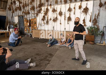 Omar Z. Robles photographie enseignement atelier sur la photographie de danse au cours de la 2018, l'improbable Festival Fujifilm Fleuriste, Venice, Los Angeles County, Banque D'Images