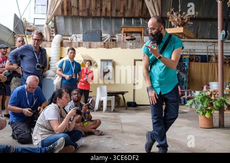 Omar Z. Robles photographie enseignement atelier sur la photographie de danse au cours de la 2018 Festival Fujifilm, Venice, Los Angeles County, Californie, USA Banque D'Images
