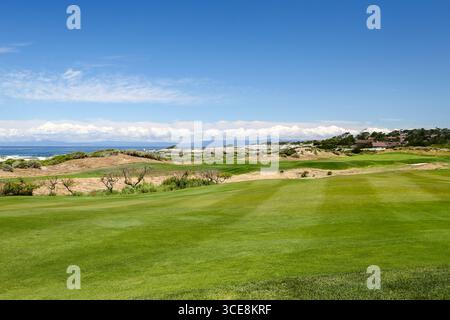 Pebble Beach, Californie - 21 mai 2016 : paysages des liens de la baie espagnole à la station balnéaire Pebble Beach Banque D'Images