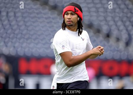 Houston, Texas, États-Unis. 16 août 2025. Le quarterback C.J. Stroud (7 ans) des Texans de Houston se réchauffe avant le match de pré-saison entre les Texans de Houston et les Panthers de la Caroline à Houston, Texas, le 16 août 2025. (Crédit image : © Erik Williams/ZUMA Press Wire) USAGE ÉDITORIAL SEULEMENT ! Non destiné à UN USAGE commercial ! Banque D'Images