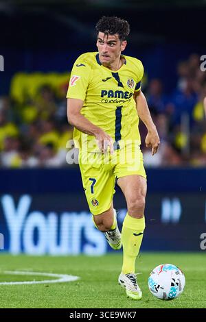 Villarreal, Espagne. 15 août 2025. VILLARREAL, ESPAGNE - 15 AOÛT : Gerard Moreno Centre-attaquant de Villarreal CF court avec le ballon pendant le match LaLiga EA Sports entre Villarreal CF et Real Oviedo au stade la Ceramica le 15 août 2025 à Villarreal, Espagne. (Photo de Jose Torres/photo Players images/Magara Press) crédit : Magara Press SL/Alamy Live News Banque D'Images