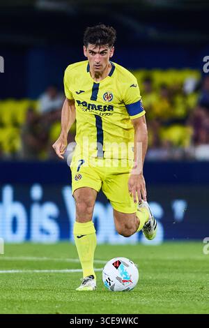 Villarreal, Espagne. 15 août 2025. VILLARREAL, ESPAGNE - 15 AOÛT : Gerard Moreno Centre-attaquant de Villarreal CF court avec le ballon pendant le match LaLiga EA Sports entre Villarreal CF et Real Oviedo au stade la Ceramica le 15 août 2025 à Villarreal, Espagne. (Photo de Jose Torres/photo Players images/Magara Press) crédit : Magara Press SL/Alamy Live News Banque D'Images
