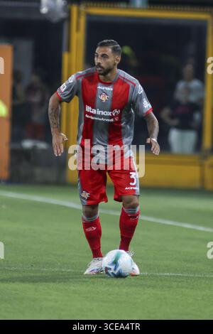 Crémone, Italie. 16 août 2025. Giuseppe Pezzella de l'US Cremonese lors de l'US Cremonese vs Palermo FC, match à 32° de la Coppa Italia Frecciarossa 2025-26 au stade Giovanni Zini à Cremona (CR), Italie, sur Agust 16, 2025. Crédit : Agence photo indépendante/Alamy Live News Banque D'Images