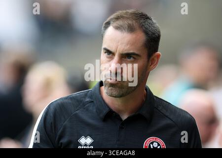 Swansea, Royaume-Uni. 16 août 2025. Ruben selles, l'entraîneur-chef/manager de Sheffield Utd regarde. EFL Skybet championnat match, Swansea City v Sheffield Utd au stade Swansea.com de Swansea, pays de Galles le samedi 16 août 2025. Cette image ne peut être utilisée qu'à des fins éditoriales. Usage éditorial exclusif, photo par Andrew Orchard/Andrew Orchard photographie sportive/Alamy Live News crédit : Andrew Orchard photographie sportive/Alamy Live News Banque D'Images