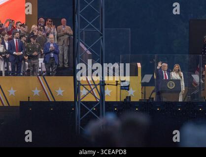 WASHINGTON, D.C. – 14 juin 2025 : le président Donald Trump et la première dame Melania Trump sont vus lors d’une célébration du 250e anniversaire de l’armée américaine. Banque D'Images