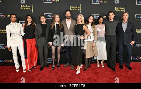 Los Angeles, États-Unis. 16 août 2025. Supra Ganesh, Fiona Dourif, Gerran Howell, Taylor Dearden, Noah Wyle, Katherine LaNasa, Isa Briones, Shabana Azeez, Patrick Ball et Shawn Hatosy arrivant pour le panel « The Pitt » au festival inaugural Televerse de la TV Academy - jour 3 au JW Marriott le 16 août 2025 à Los Angeles, CA. © LISA OConnor/AFF-USA.com crédit : AFF/Alamy Live News Banque D'Images
