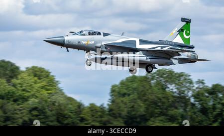 Pakistan Air Force - CAC/PAC JF-17C Thunder, arrivée à la RAF Fairford pour le Royal International Air Tattoo 2025. Banque D'Images
