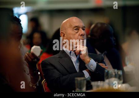 Houston, États-Unis. 16 août 2025. Le maire de Houston, John Whitmire, assiste à la Journée annuelle du souvenir de l'esclavage qui se tient au Wyndham Houston NRG/Medical Center à Houston, Texas, le 16 août 2025. (Photo de Marcus Ingram/Sipa USA) crédit : Sipa USA/Alamy Live News Banque D'Images