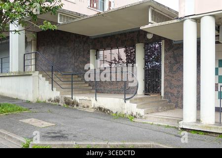 Châtenay-Malabry BEI Paris, Gartenstadt Cité-jardin de la Butte-Rouge, Av. Francis de Pressensé // Châtenay-Malabry près de Paris, ville jardin Cité-jardi Banque D'Images
