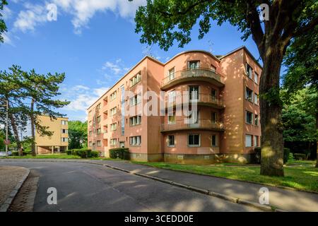 Châtenay-Malabry BEI Paris, Gartenstadt Cité-jardin de la Butte-Rouge // Châtenay-Malabry près de Paris, ville jardin Cité-jardin de la Butte-Rouge Banque D'Images