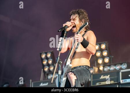 19 juin 2025 : Joel O'Keeffe d'Airbourne se produit au festival Hellfest Open Air à Clisson Banque D'Images