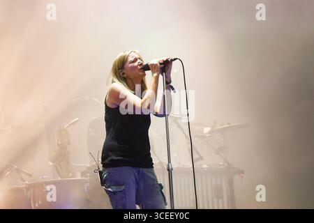 Brecon Beacons, pays de Galles, Royaume-Uni. 17 août 2025. Beth Gibbons se produit au Green Man Festival le dimanche 17 août. Photo : Jill O'Donnell/Alamy Live News crédit : Jill ODonnell/Alamy Live News Banque D'Images
