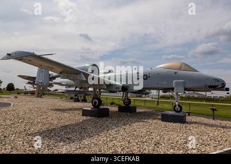 Un Fairchild Republic A-10C Thunderbolt II de la Garde nationale de l'Indiana Air exposé au Baer Field Heritage Air Park à Fort Wayne, Indiana, États-Unis. Banque D'Images