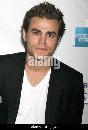 Paul Wesley à la première de 'Killer Movie' au Tribeca film Festival à New York - 24 avril 2008 Banque D'Images